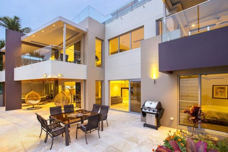 Bring the Outdoors Indoors – 5 Reasons Why Alutech Can Maximise Your Indoor and Outdoor Living Space